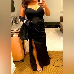 The glam on this gown.. it’s gorgeous wear it with gloves or without